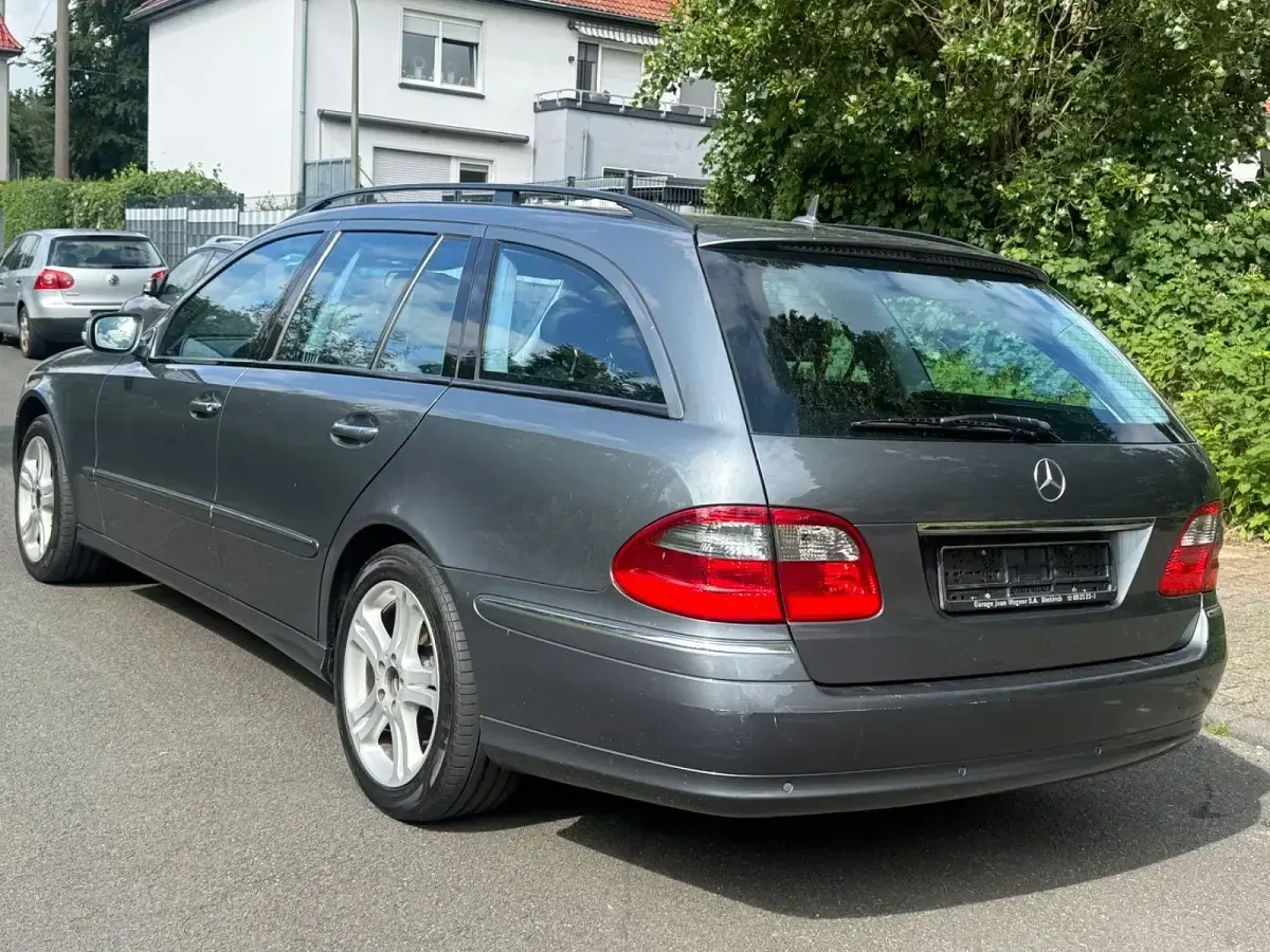 Gebraucht Mercedes E320 224 PS (164 kW) 2007 Grau Kombi