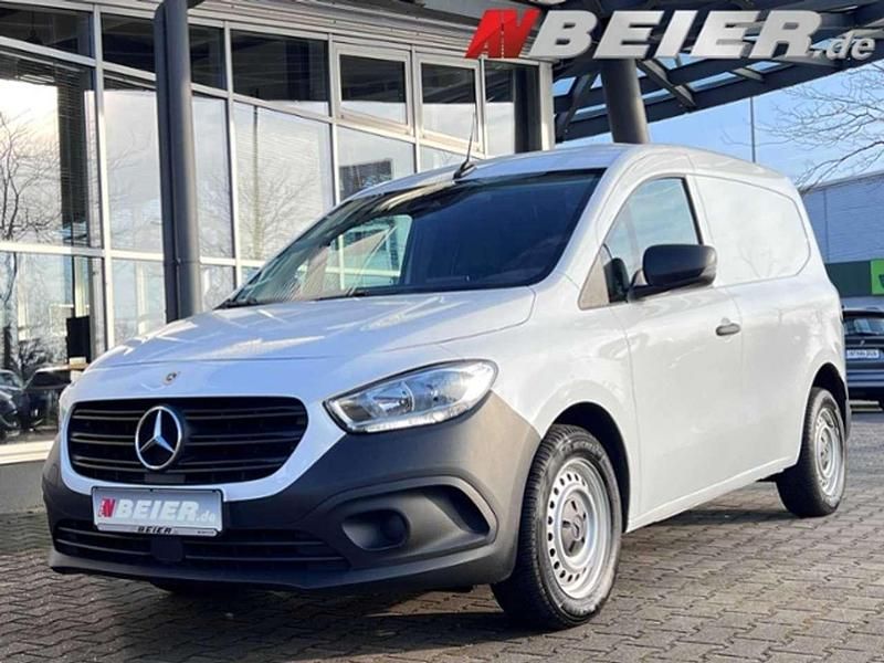 Arktikweiss Gebraucht 2023 Mercedes Citan 110 Kombi | 22.836 € (Etwas zu teuer) - Bild 1/4