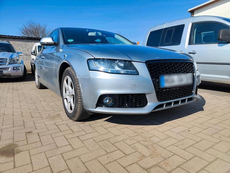 Gebraucht Audi A4 170 PS (125 kW) 2010 Grau Limousine