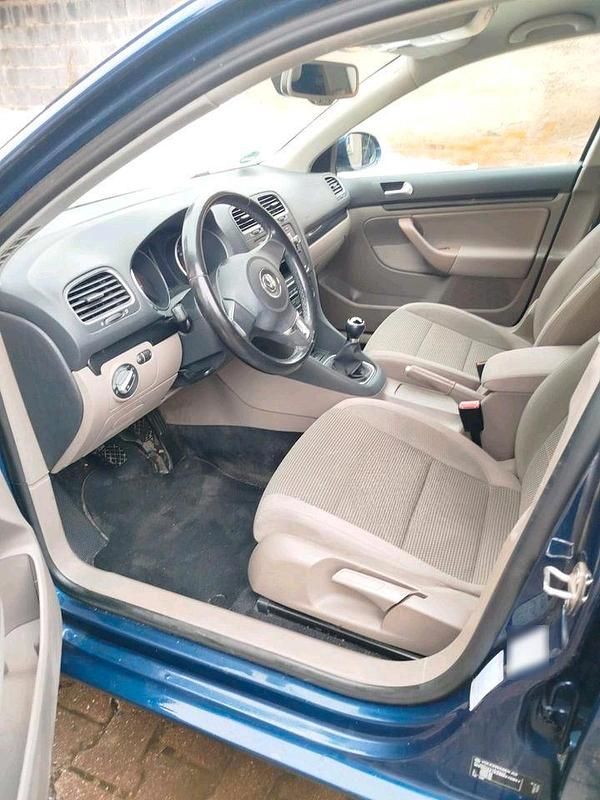 Gebraucht VW Golf VI 125 PS (91 kW) 2011 Blau Kleinwagen