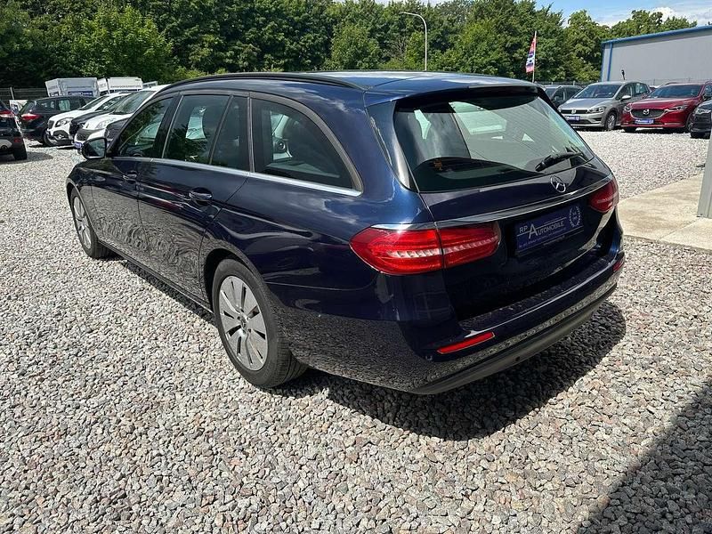 Usata Mercedes E220 194 CV (142 kW) 2018 Blu Station wagon