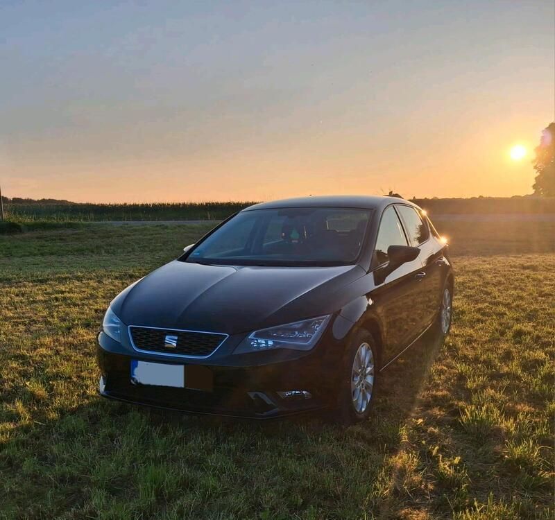 Schwarz Gebraucht 2013 Seat Leon Style Limousine | 7.850 € (Fairer Preis) - Bild 1/4