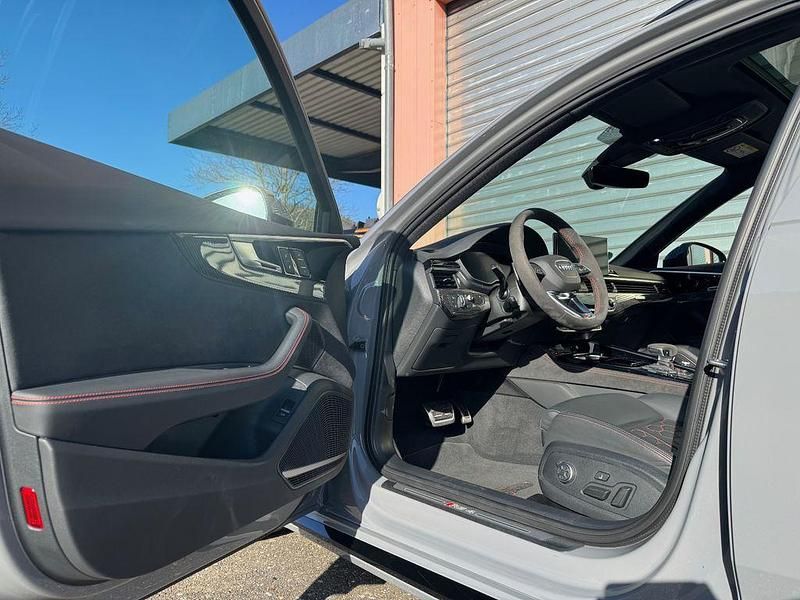 Gebraucht Audi RS4 Sport 532 PS (391 kW) 2023 Grau Kombi