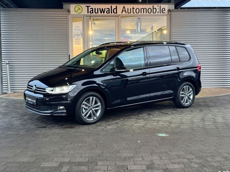 Gebraucht VW Touran Comfortline 150 PS (110 kW) 2024 Schwarz Van / Kleinbus