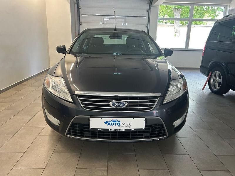 Gebraucht Ford Mondeo Ghia 160 PS (117 kW) 2009 Grau Limousine