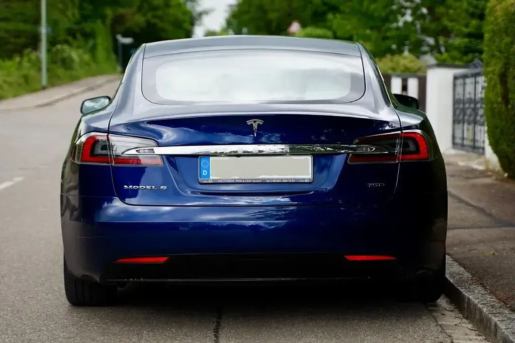 Gebraucht Tesla Model S 386 kW (525 PS) 2018 Blau Kleinwagen