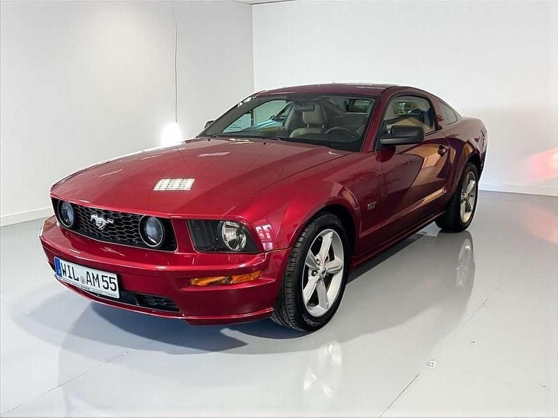 Rot Gebraucht 2005 Ford Mustang GT Coupé | 13.490 € (Superpreis) - Bild 1/4