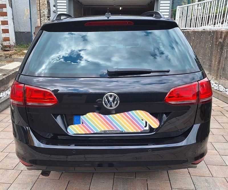 Schwarz Gebraucht 2016 VW Golf VII Trendline Kombi | 8.250 € (Etwas zu teuer) - Bild 1/4