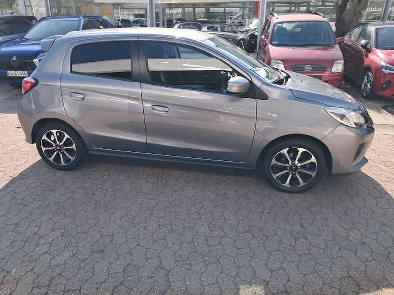 Gebraucht Mitsubishi Space Star Select+ 71 PS (52 kW) 2023 Platinumgrau Kleinwagen