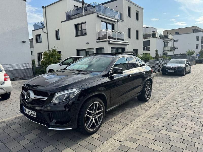 Schwarz Gebraucht 2018 Mercedes GLE350 AMG SUV | 45.900 € (Teuer) - Bild 1/4