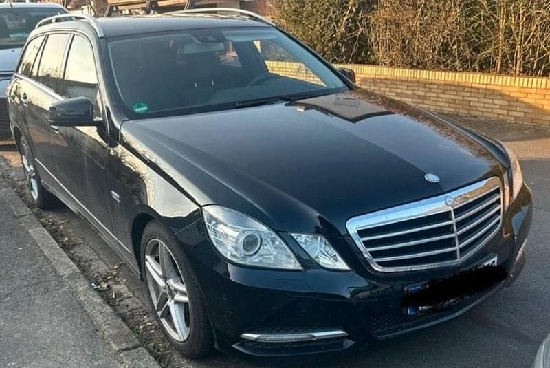 Gebraucht Mercedes E200 Avantgarde 184 PS (135 kW) 2012 Schwarz Kombi