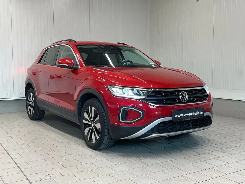 Gebraucht VW T-Roc Move 116 PS (85 kW) 2024 Rot SUV