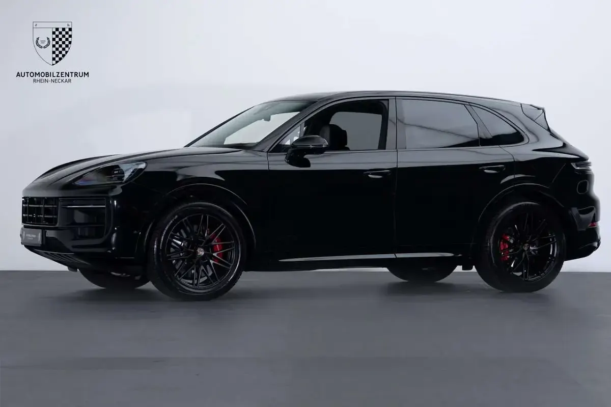 Gebraucht Porsche Cayenne GTS Sport 500 PS (367 kW) 2025 Schwarz SUV