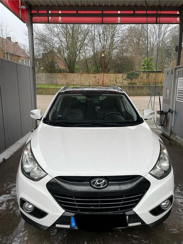 Weiß Gebraucht 2013 Hyundai ix35 SUV | 10.500 € - Bild 1/4
