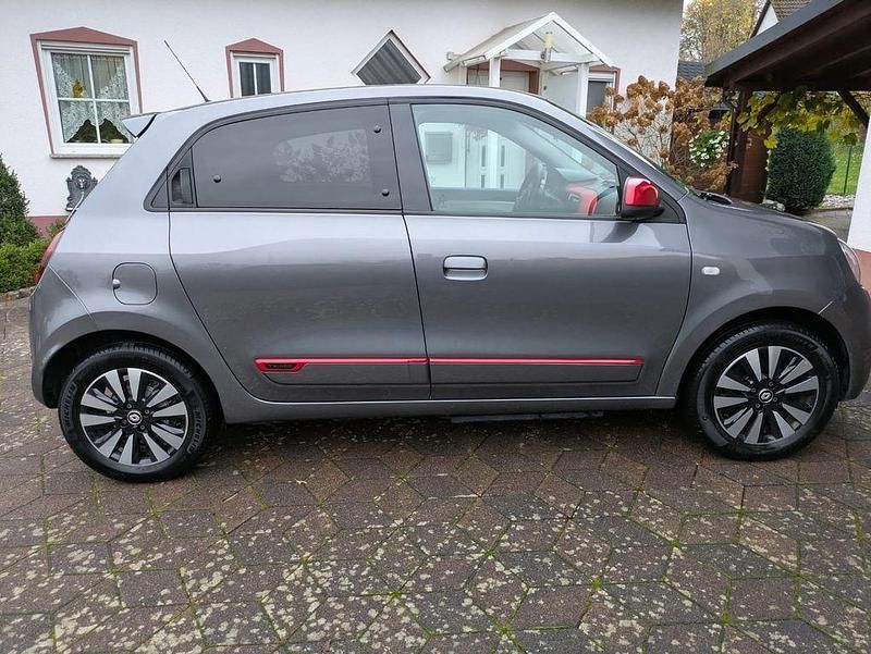 Second-hand Renault Twingo Techno 60 kW (82 CP) 2023 Gri Hatchback
