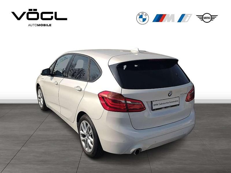 Gebraucht BMW 225 Active Tourer Advantage 224 PS (164 kW) 2020 Mineralweiß Van / Kleinbus