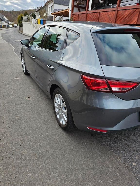 Gebraucht Seat Leon Style 125 PS (91 kW) 2015 Grau Limousine