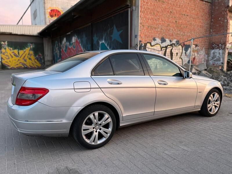 Silber Gebraucht 2011 Mercedes C220 Avantgarde Limousine | 7.000 € (Superpreis) - Bild 1/4