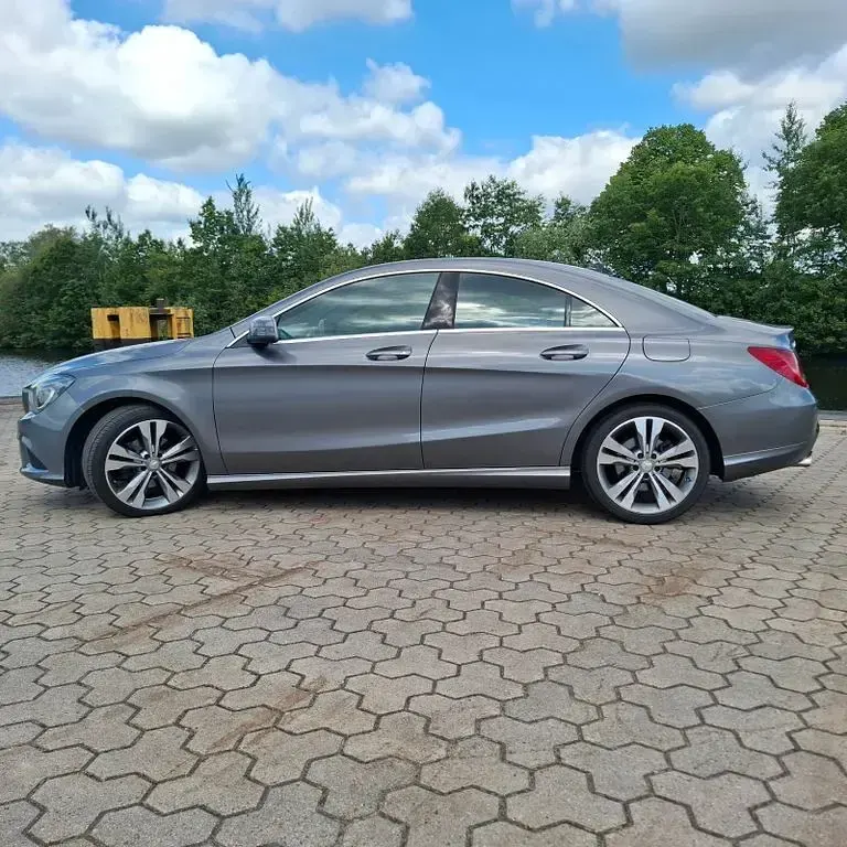 Gebraucht Mercedes CLA180 Urban 122 PS (89 kW) 2014 Grau Limousine
