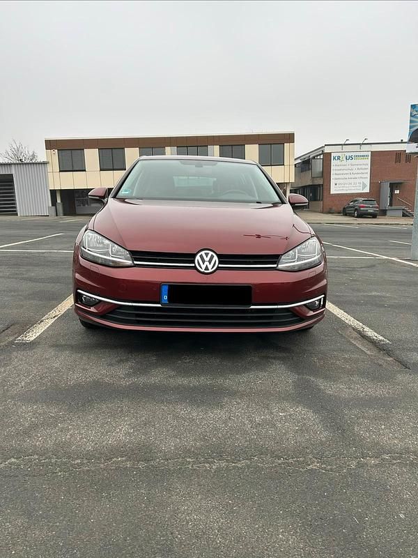 Gebraucht VW Golf VII 2019 Rot Kleinwagen