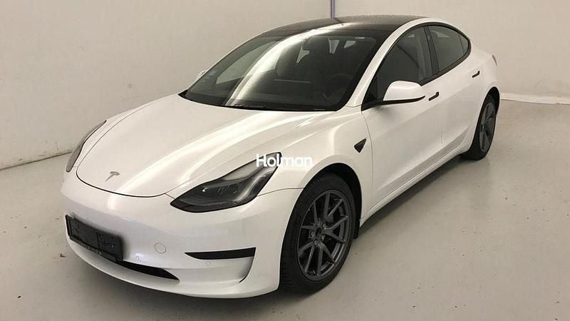 Weiß Gebraucht 2021 Tesla Model 3 Standard Range Plus Limousine | 22.194 € (Superpreis) - Bild 1/4