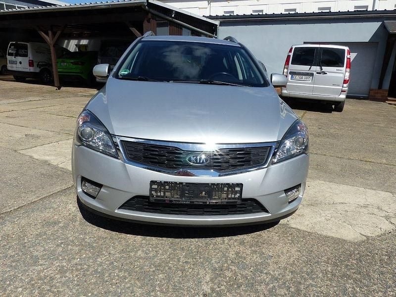 Silber Gebraucht 2010 Kia Ceed Sportswagon Vision Kombi | 3.999 € (Fairer Preis) - Bild 1/4