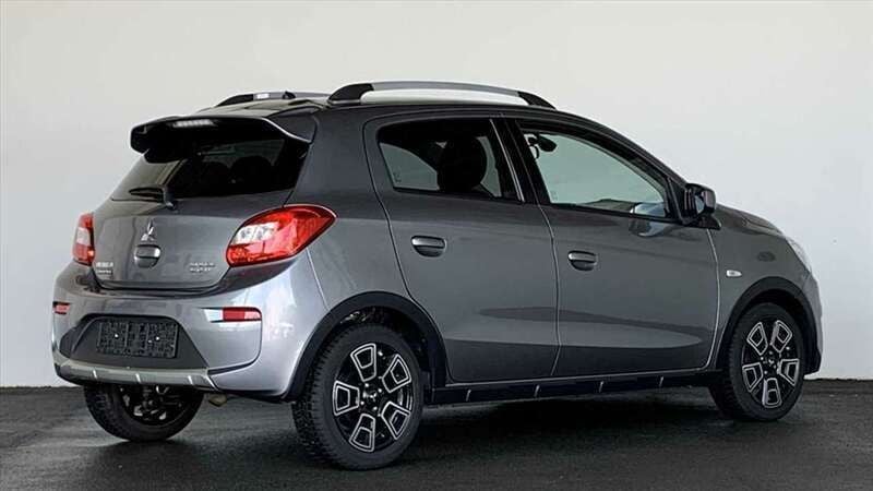 Grau / platiniumgrau / metallic Gebraucht 2018 Mitsubishi Space Star Edition Kleinwagen | 13.450 € (Teuer) - Bild 1/3