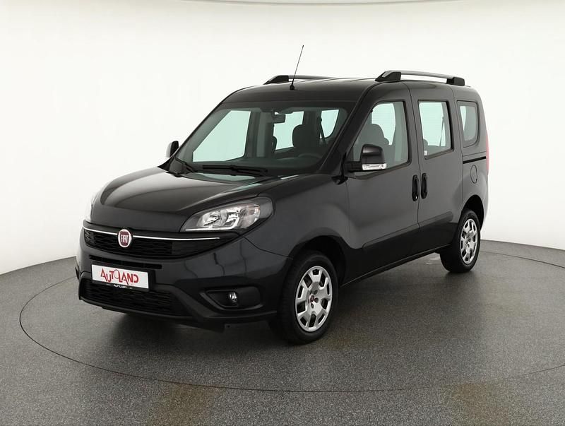 Schwarz Gebraucht 2019 Fiat Doblò Van / Kleinbus | 14.990 € - Bild 1/4