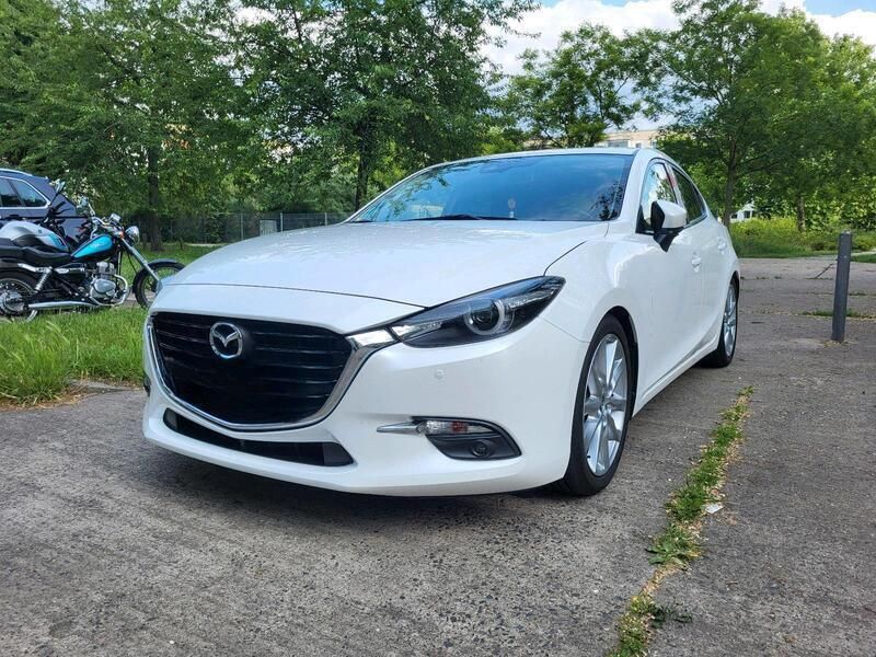 Weiß Gebraucht 2018 Mazda 3 Kleinwagen | 13.500 € (Fairer Preis) - Bild 1/4