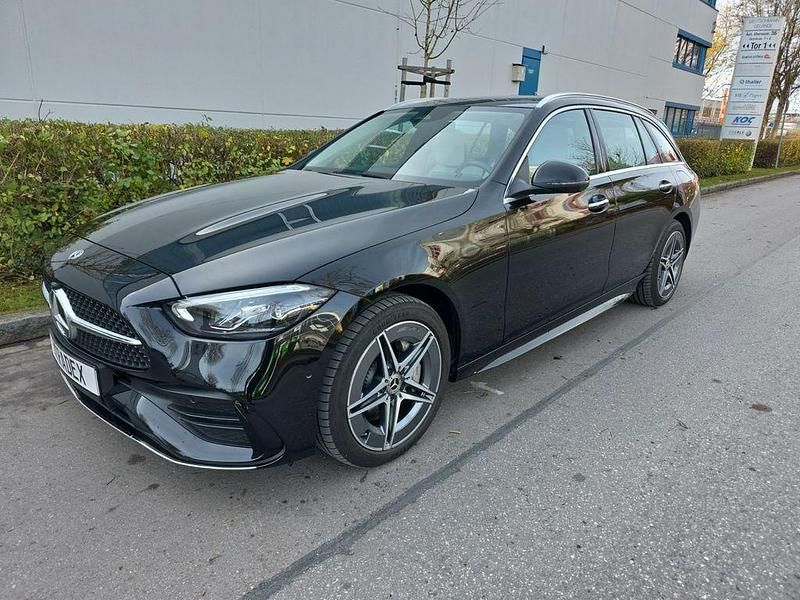 Obsidianschwarz metalliclack Gebraucht 2024 Mercedes C300e AMG line Kombi | 45.220 € (Guter Preis) - Bild 1/4