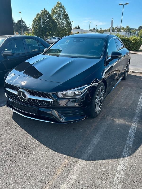 Schwarz Gebraucht 2022 Mercedes CLA250 Limousine | 38.000 € - Bild 1/4