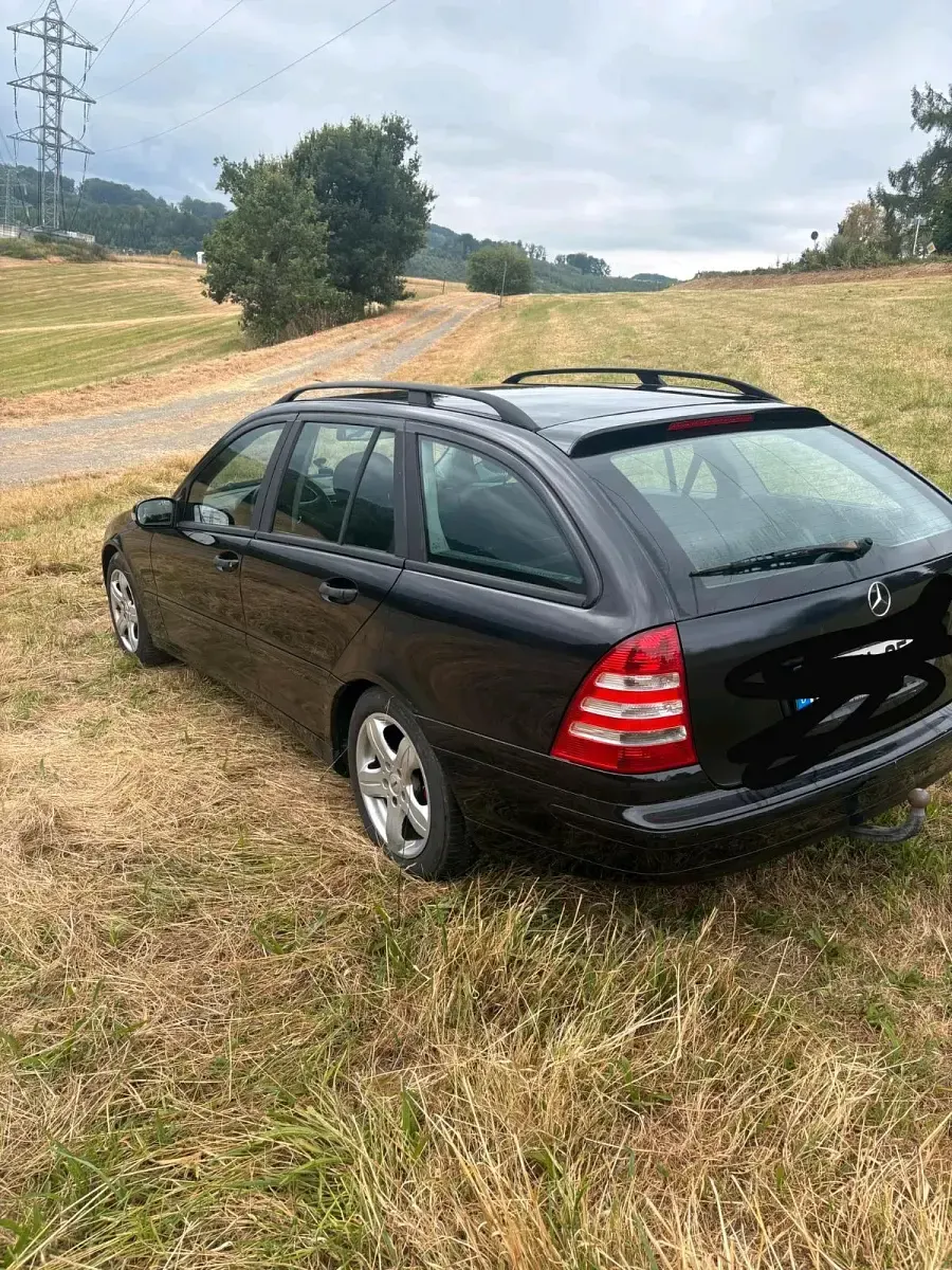 Gebraucht Mercedes C180 143 PS (105 kW) 2004 Schwarz Kombi