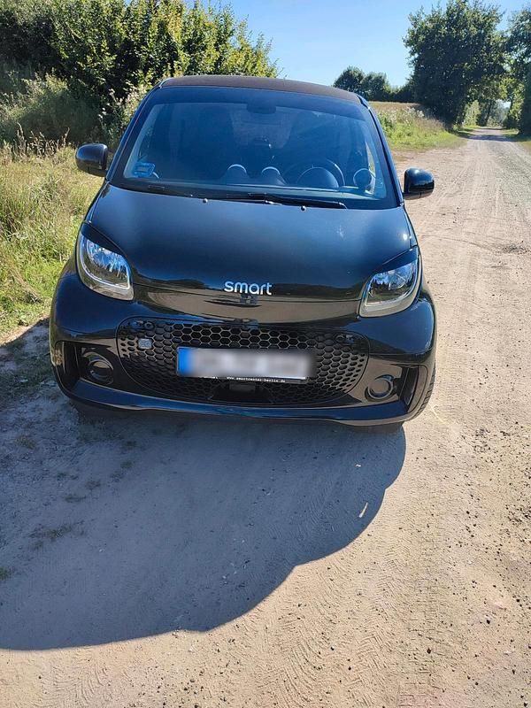 Schwarz Gebraucht 2021 Smart ForTwo Electric Drive Kleinwagen | 8.000 € (Guter Preis) - Bild 1/4