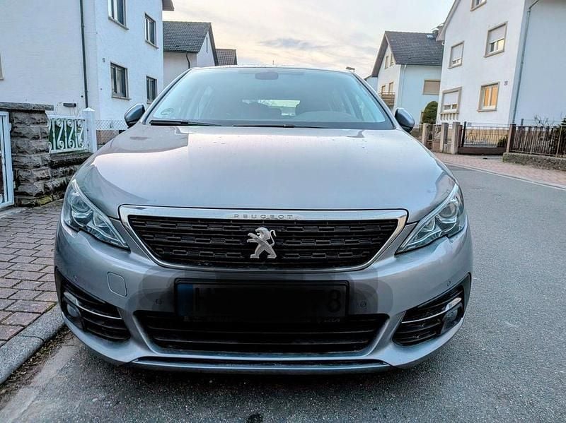 Grau Gebraucht 2018 Peugeot 308 Active Limousine | 8.990 € (Fairer Preis) - Bild 1/4