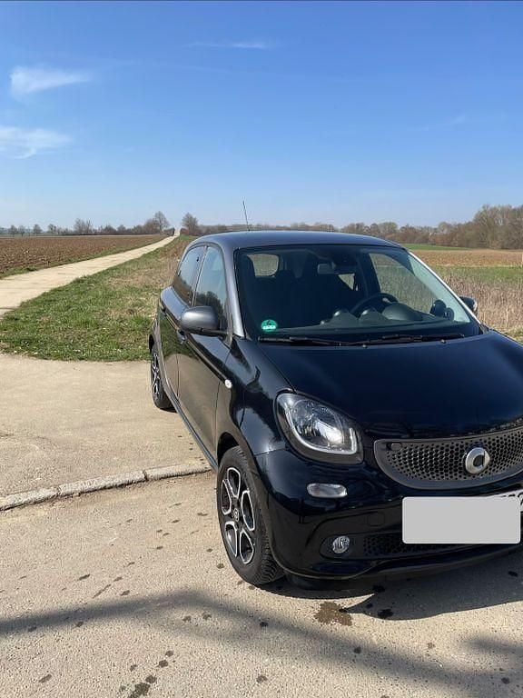 Gebraucht Smart ForFour 71 PS (52 kW) 2018 Schwarz Kleinwagen