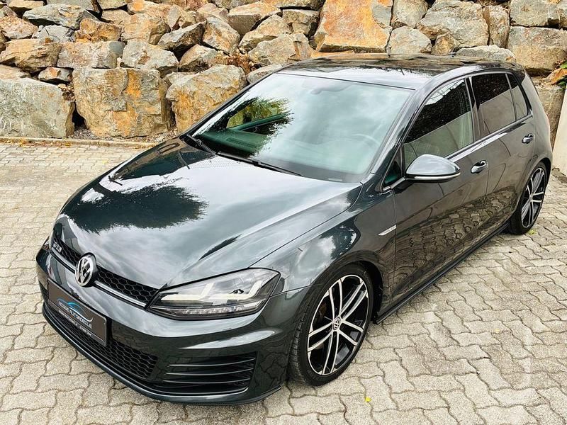 Grau Gebraucht 2017 VW Golf VII GTD Limousine | 14.999 € (Guter Preis) - Bild 1/4