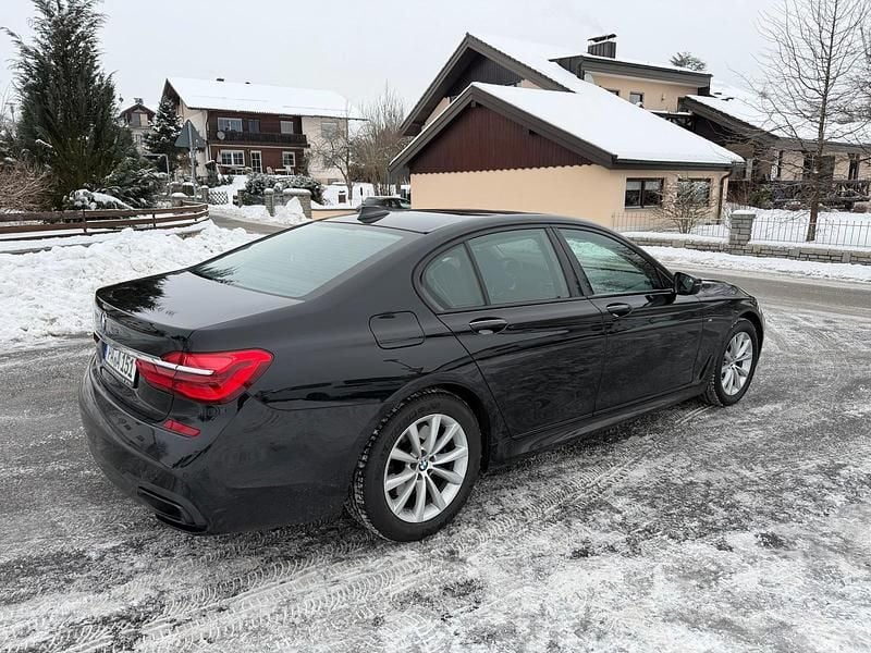 Gebraucht BMW 740 M Sport 320 PS (235 kW) 2017 Schwarz Limousine