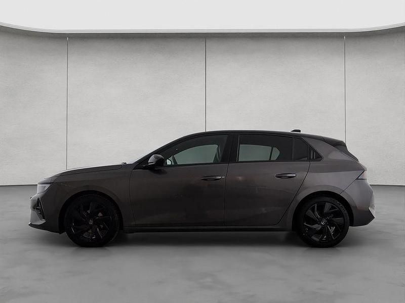 Gebraucht Opel Astra 131 PS (96 kW) 2024 Vulkan grau metallic Limousine