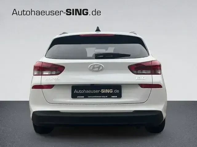 Gebraucht Hyundai i30 160 PS (117 kW) 2024 Weiss Kombi