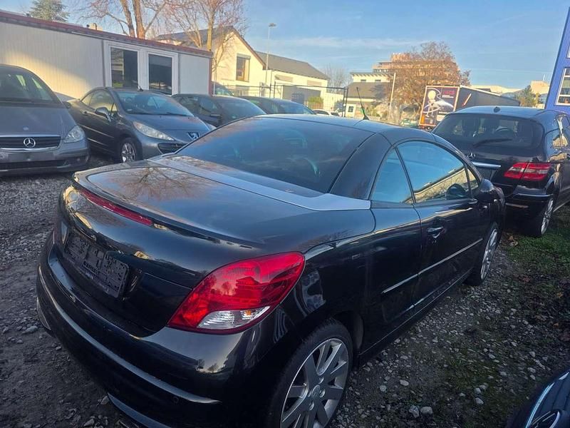 Gebraucht Peugeot 207 CC Sport 120 PS (88 kW) 2012 Schwarz metallic Cabrio