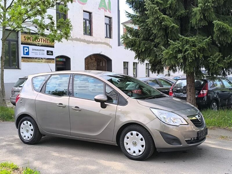 Gebraucht Opel Meriva Edition 120 PS (88 kW) 2012 Braun Van / Kleinbus