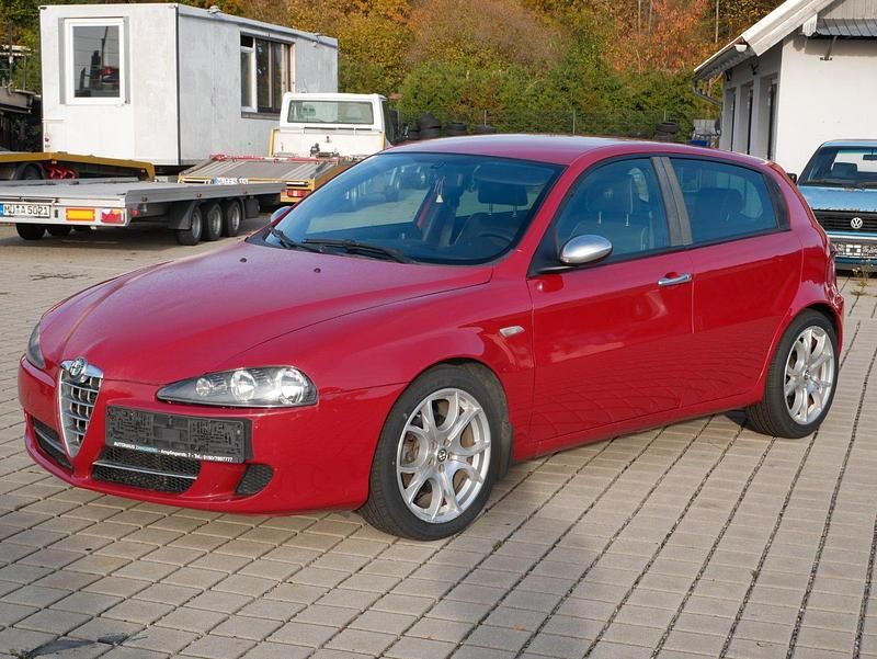 Gebraucht Alfa Romeo 147 105 PS (77 kW) 2008 Rot Kleinwagen