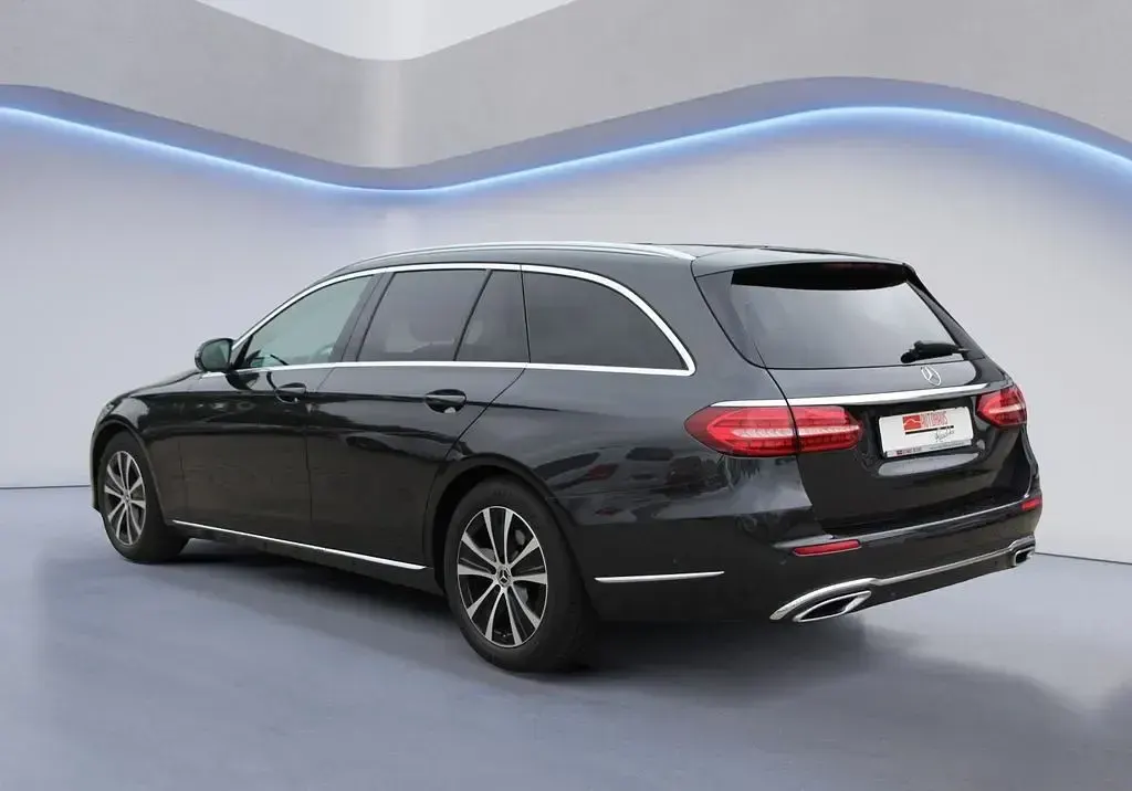 Gebraucht Mercedes E220 194 PS (142 kW) 2020 Grau Limousine