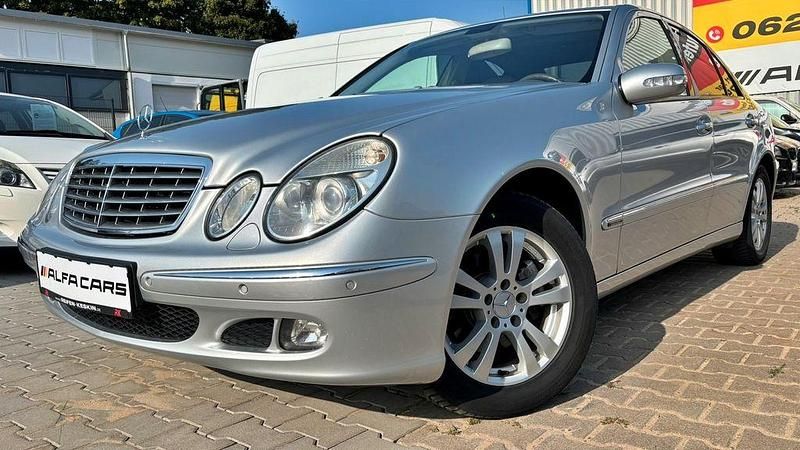Silber Gebraucht 2005 Mercedes E280 Elegance Limousine | 6.450 € (Fairer Preis) - Bild 1/4