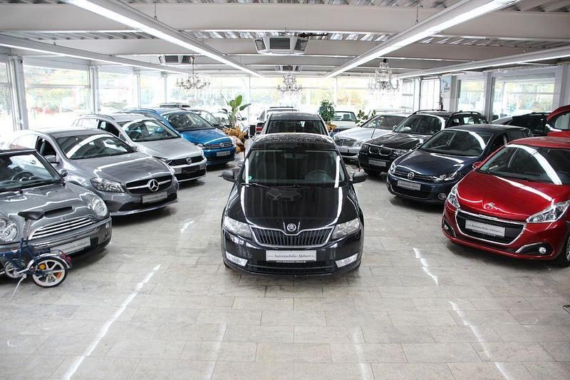 Gebraucht Skoda Rapid Active 86 PS (63 kW) 2013 Schwarz Limousine