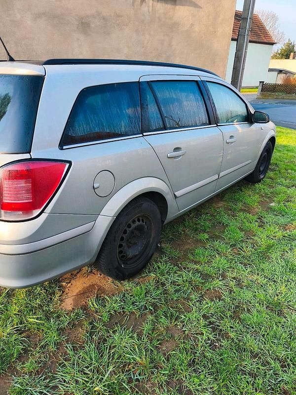 Usata Opel Astra 101 CV (74 kW) 2004 Argento Station wagon