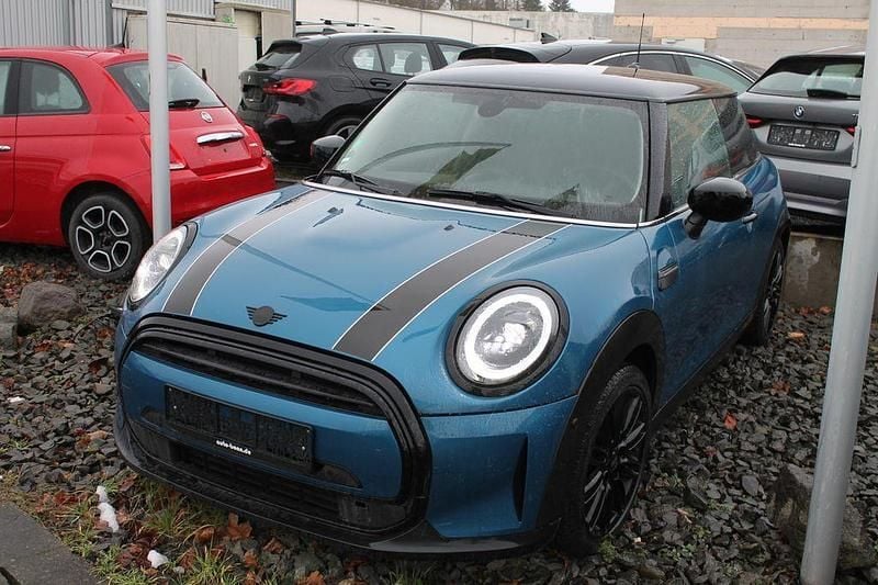 Gebraucht Mini Cooper Classic 136 PS (100 kW) 2022 Blau Kleinwagen