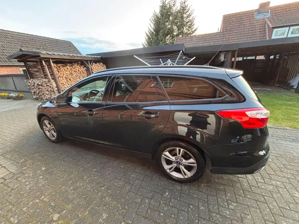 Brugt Ford Focus Trend 101 HK (74 kW) 2013 Sort Stationcar