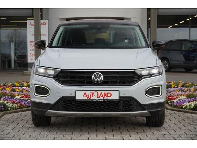 Usado VW T-Roc Active 150 HP (110 kW) 2022 Azul SUV