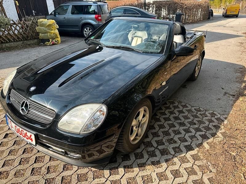 Gebraucht Mercedes SLK230 193 PS (141 kW) 1997 Schwarz Cabrio